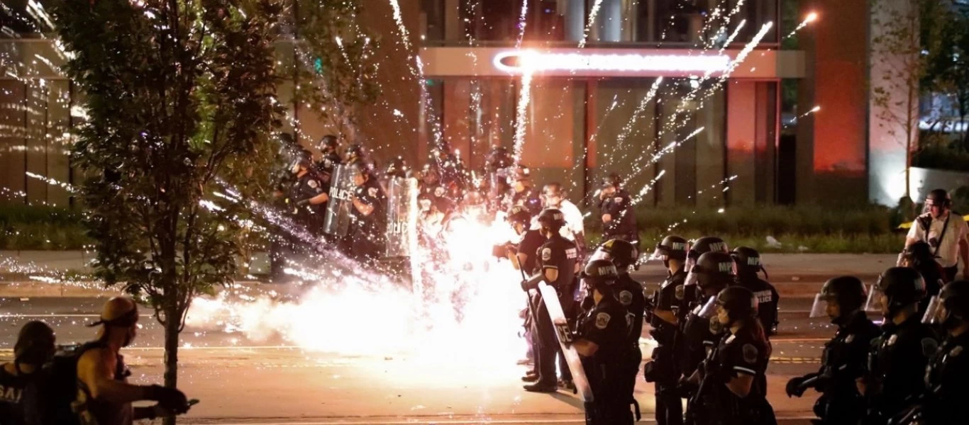 ΗΠΑ: Επίσημα «τρομοκρατική οργάνωση» οι ANTIΦΑ - Έρχονται στρατιωτικές ενισχύσεις